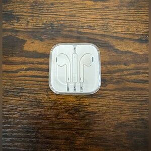 NIB: Unopened Wired Apple Headphones